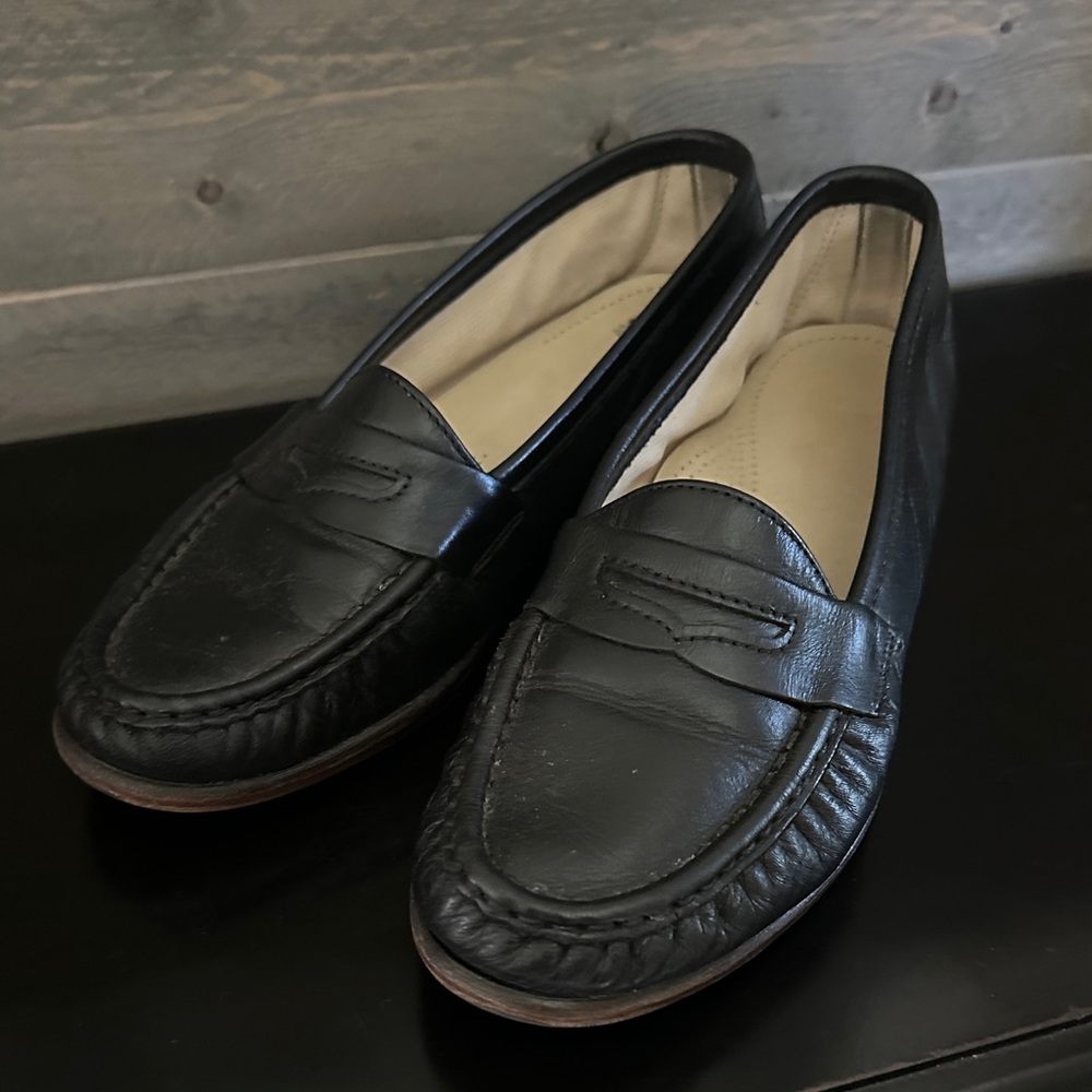 SAS Vintage Classic Black Leather Loafers • Size 8 • EUC